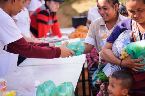 Food distributing food